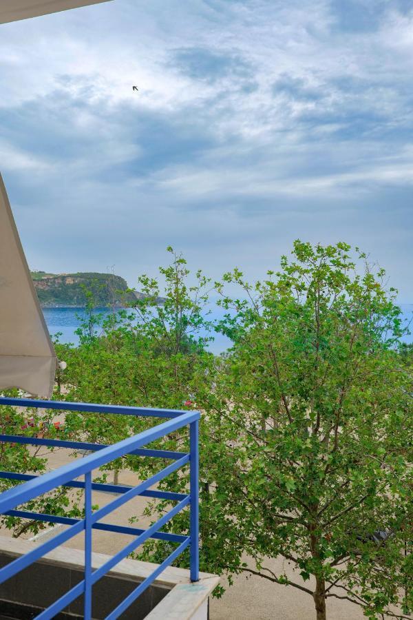 Mema Rooms Himare Bagian luar foto