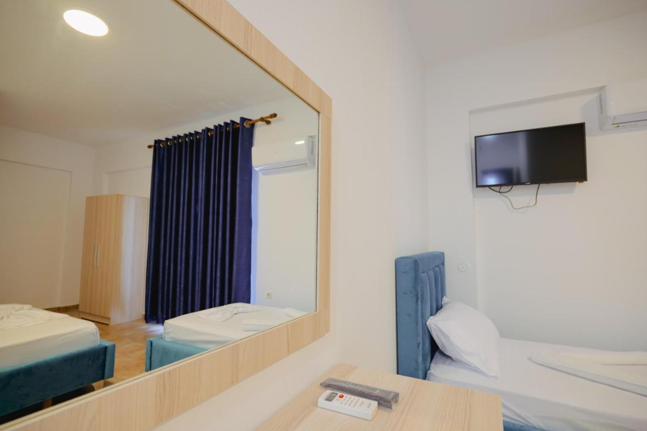 Mema Rooms Himare Bagian luar foto