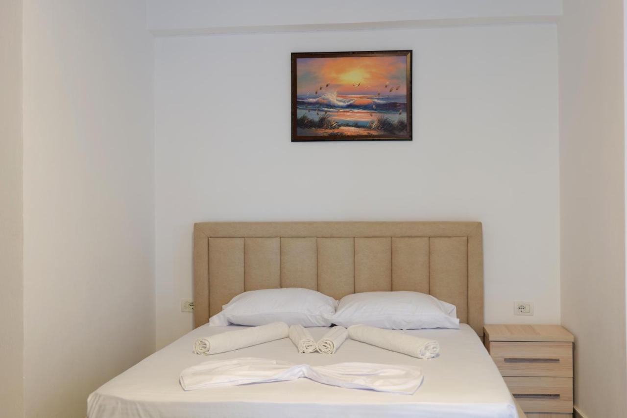 Mema Rooms Himare Bagian luar foto