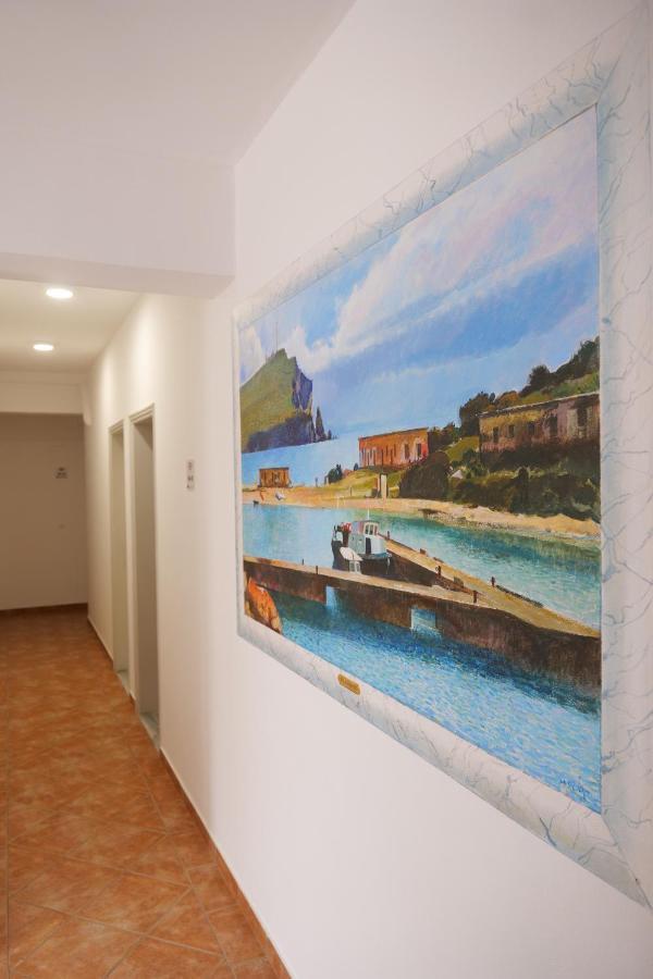 Mema Rooms Himare Bagian luar foto
