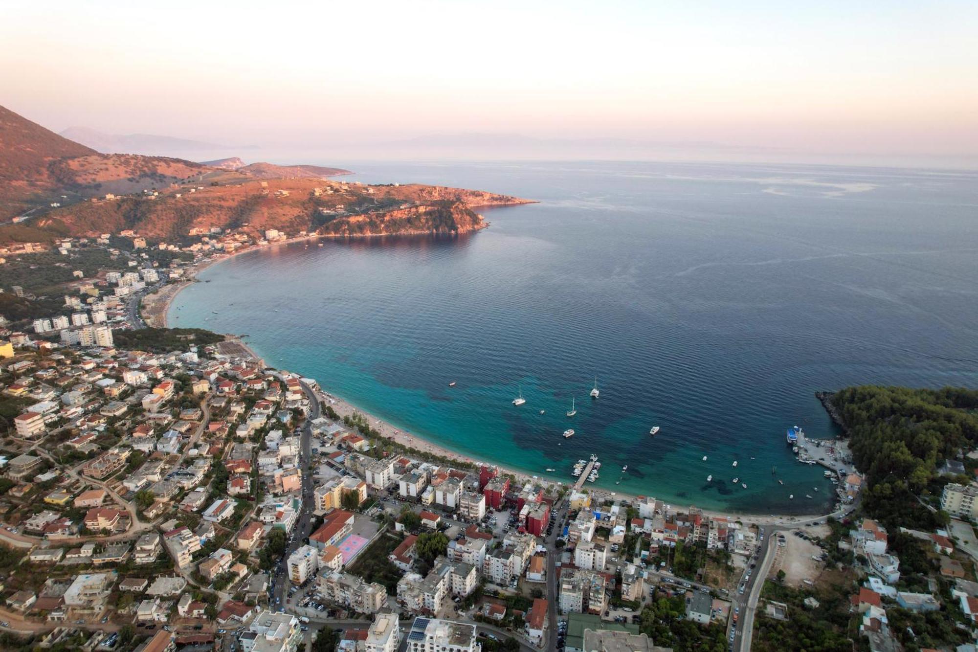 Mema Rooms Himare Bagian luar foto