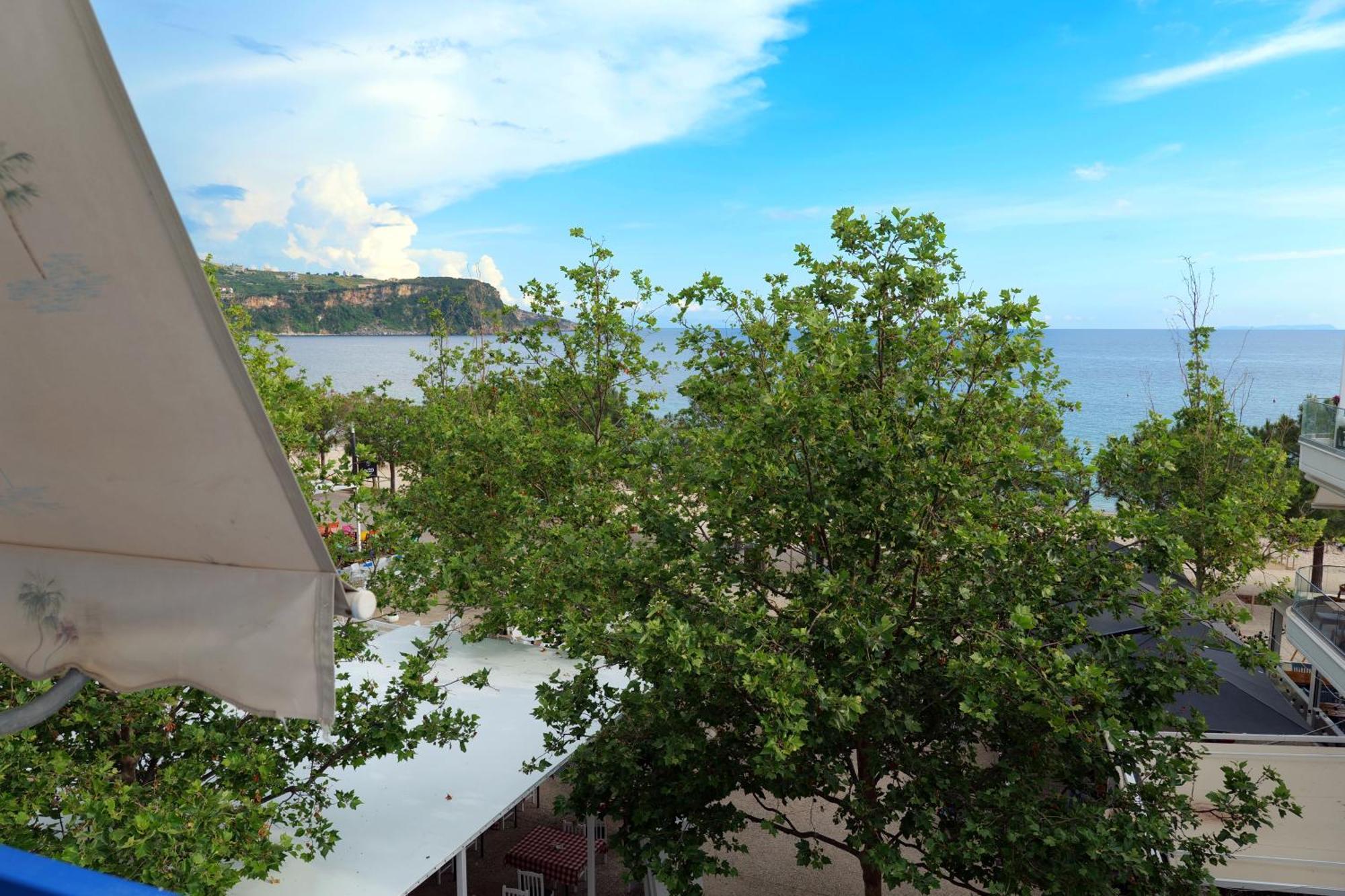 Mema Rooms Himare Bagian luar foto